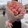 15 нежных коралловых роз Би Свит